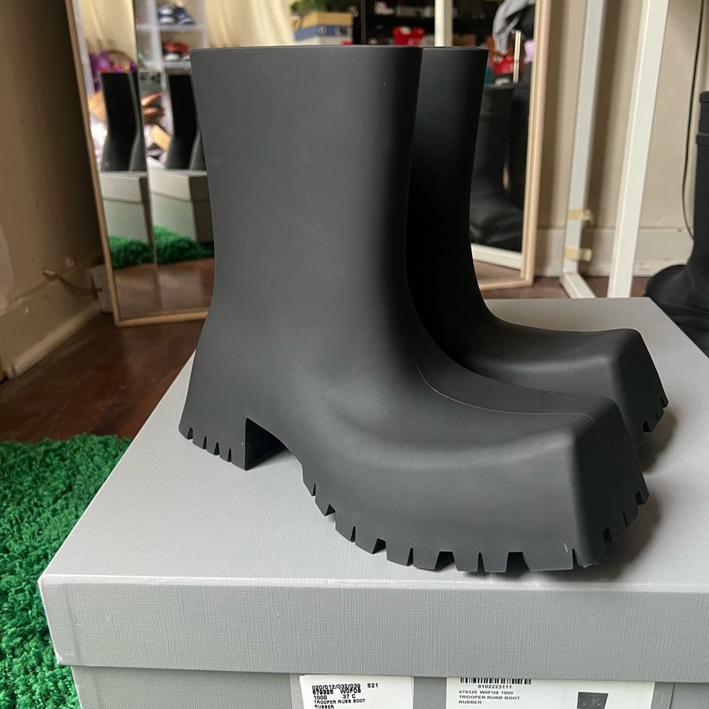 Balenciaga trooper boots